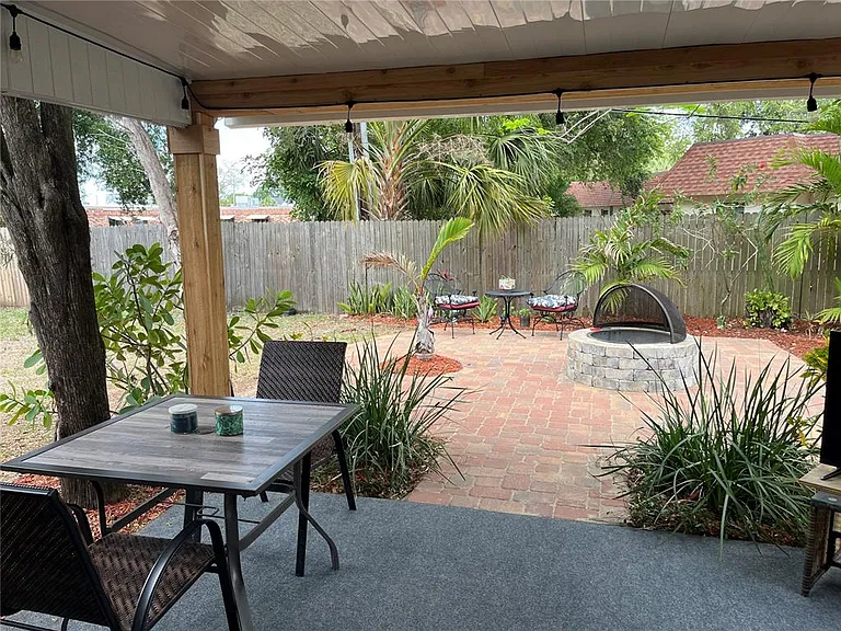 N Lotus Dr — Photo 16