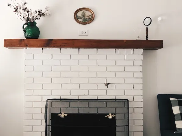 829 N Shore Dr, Benton Harbor, MI 49022