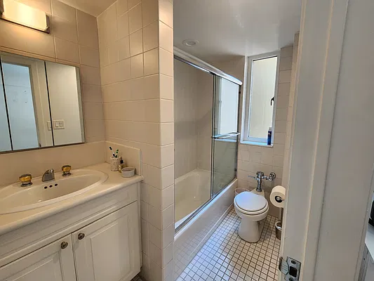 Rented by essential NEW YORK Real Estate | media 13