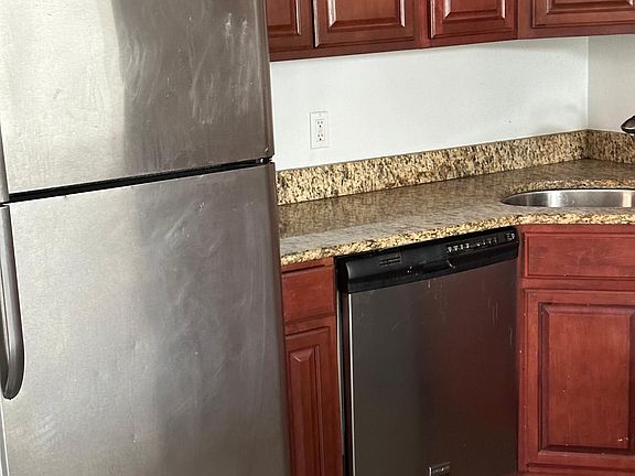 3rd image of 632 2nd Ave APT 1