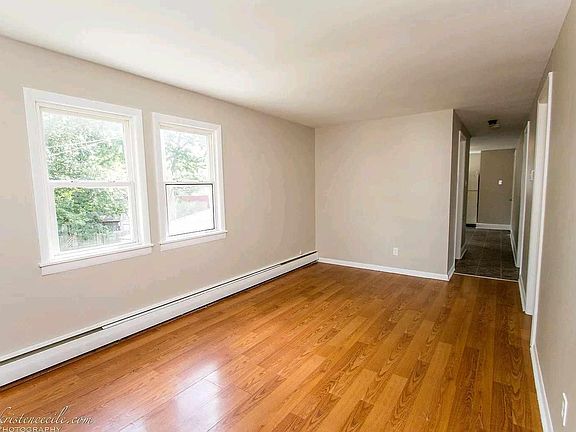 4th image of 119 E Chippewa St APT 2