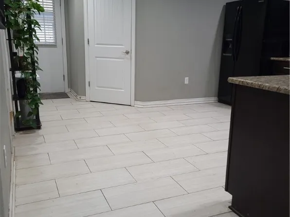 733 Neches St, Lockhart, TX 78644