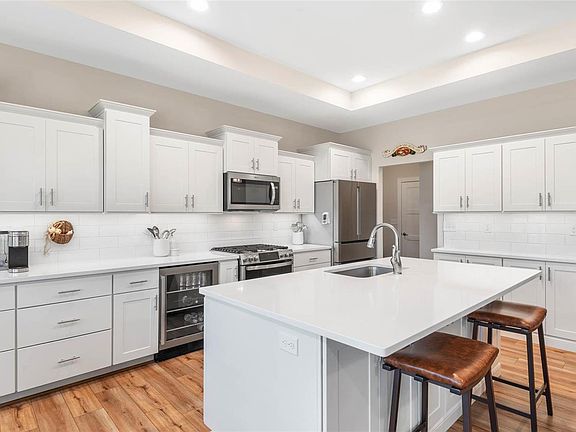 4th image of 4520 Bruin Ln