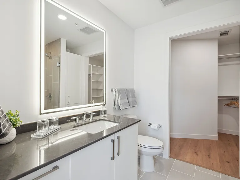 1212 Demonbreun St #1211 — Photo 16