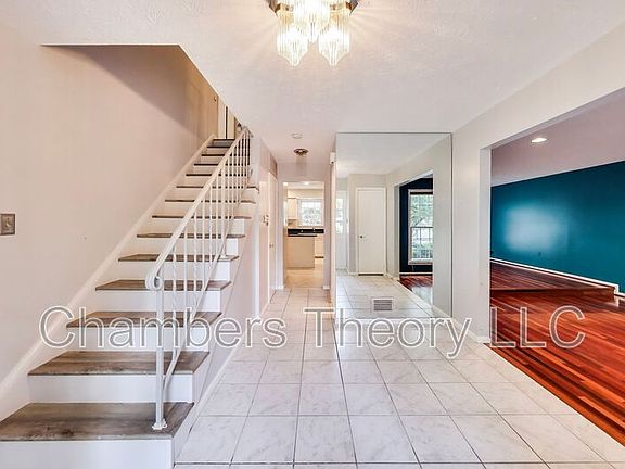4th image of 1718 Crestview Dr
