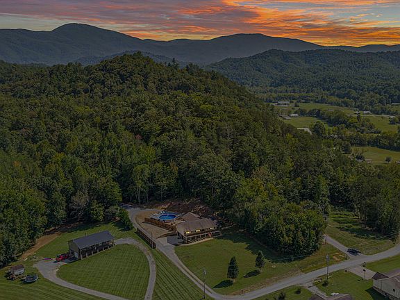 5th image of 221 Pearl Meadows Way