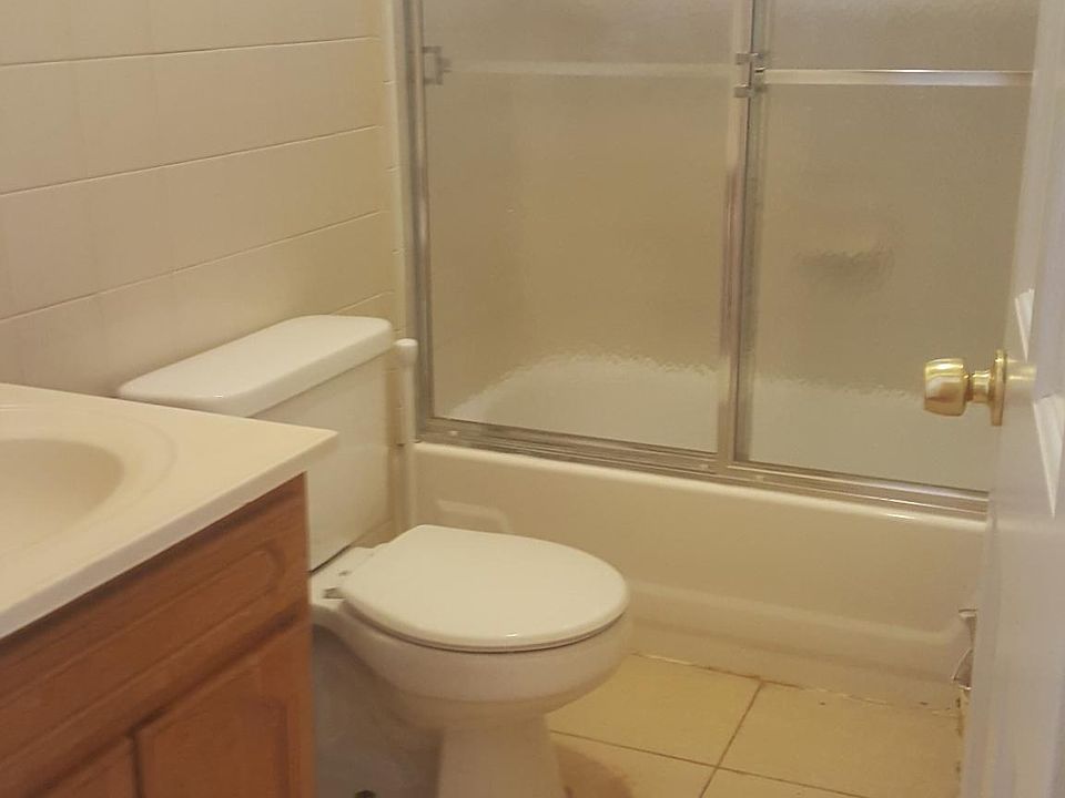 2nd image of 3135 104th St #2