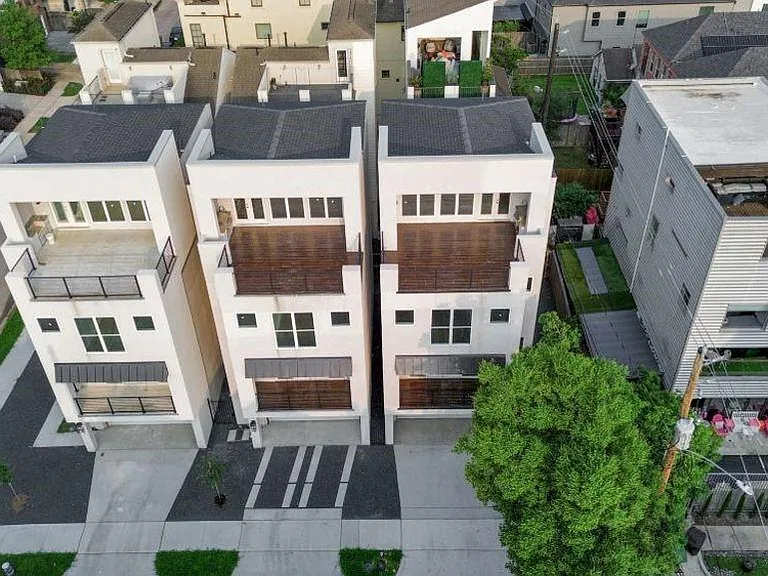 1320 Eberhard St — Photo 5