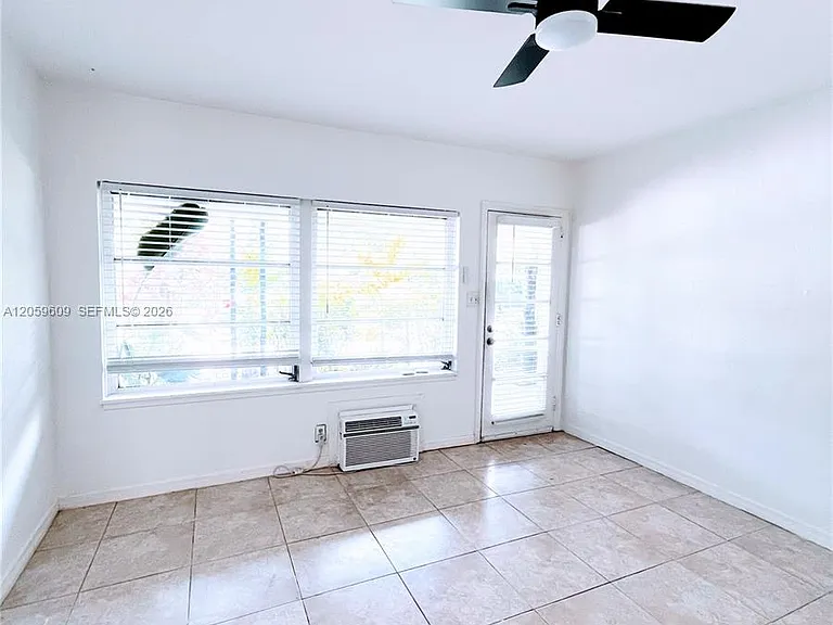 420 NE 14th Ave #3 — Photo 6