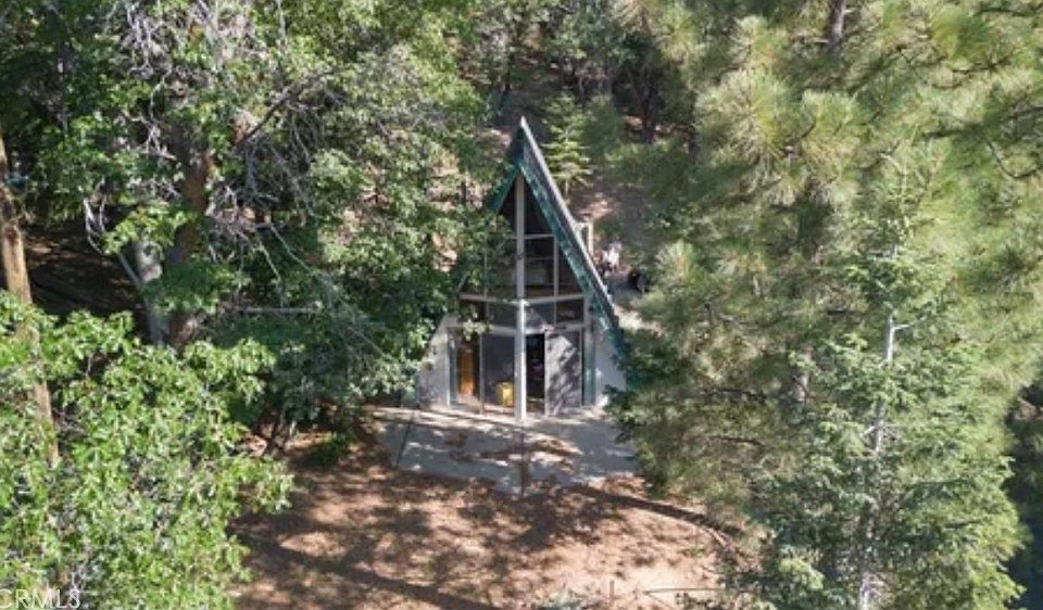 1st image of 43461 Primrose Dr