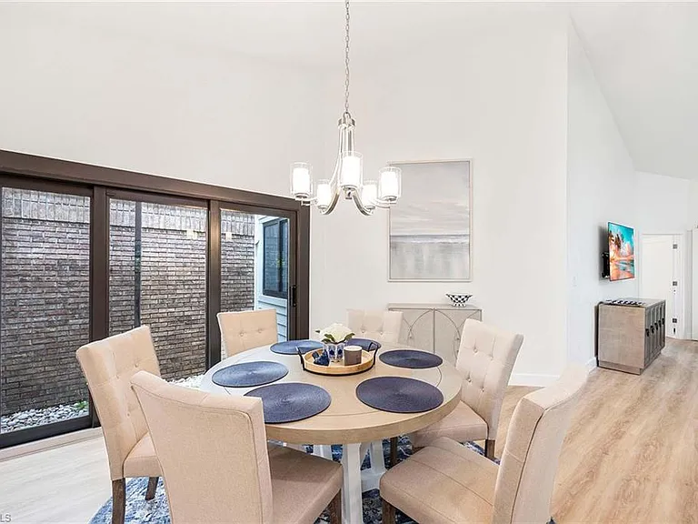 571 Park Shore Dr #G-6 — Photo 21