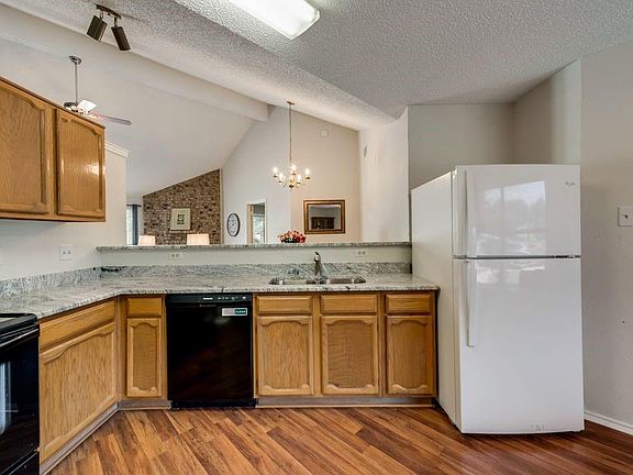 4th image of 817 Filmore Dr
