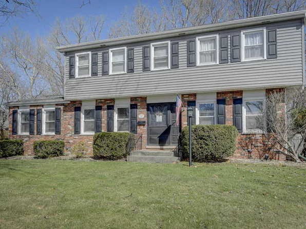 1525 Fran Lin Pkwy, Munster, IN 46321