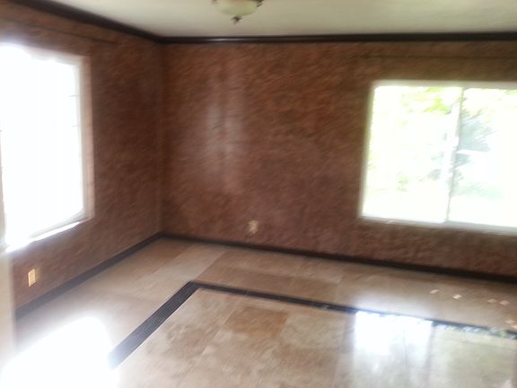 Additional room w fireplace