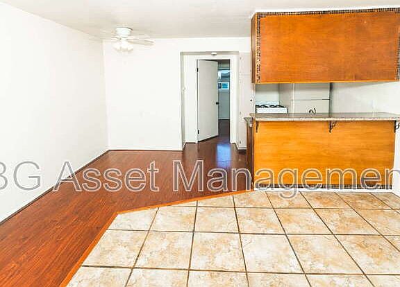 3rd image of 1529 Alcatraz Ave APT 6