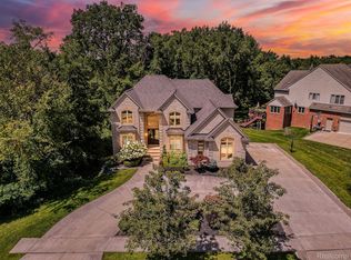 5570 Hampshire Dr, West Bloomfield, MI