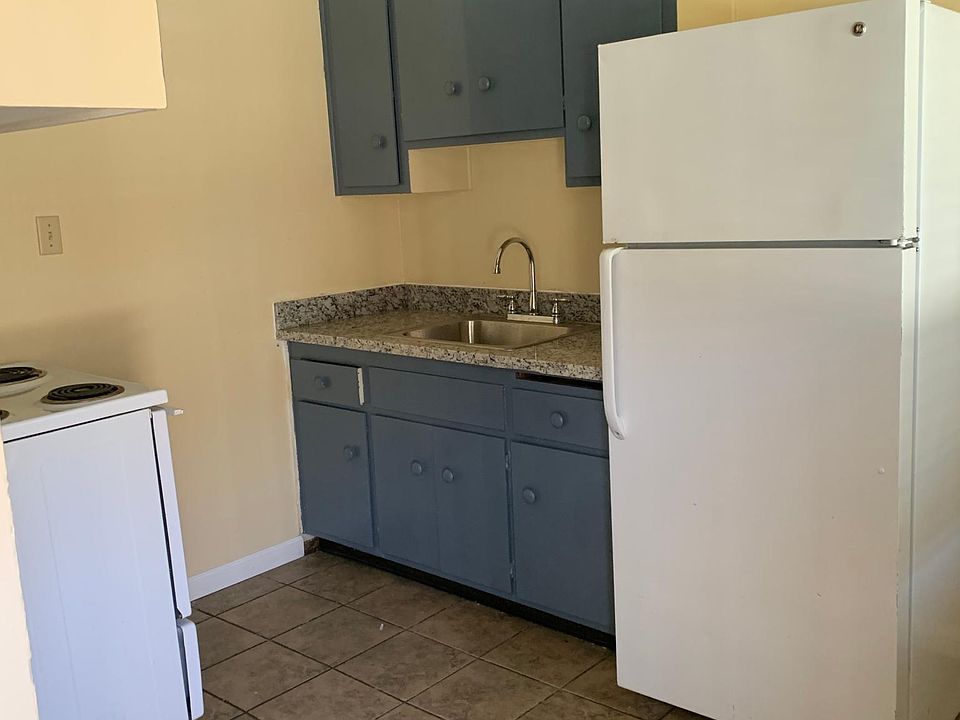 1st image of 26981 Tyrrell Ave APT 3