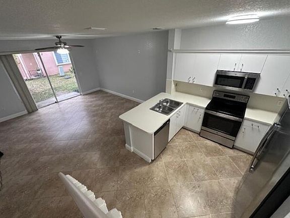 5th image of 7914 Catalina Cir #7914R