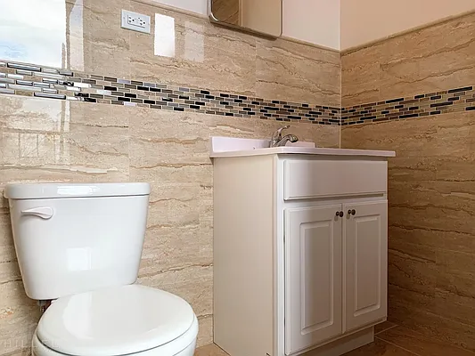 Rented by Hillel Realty Group | media 8