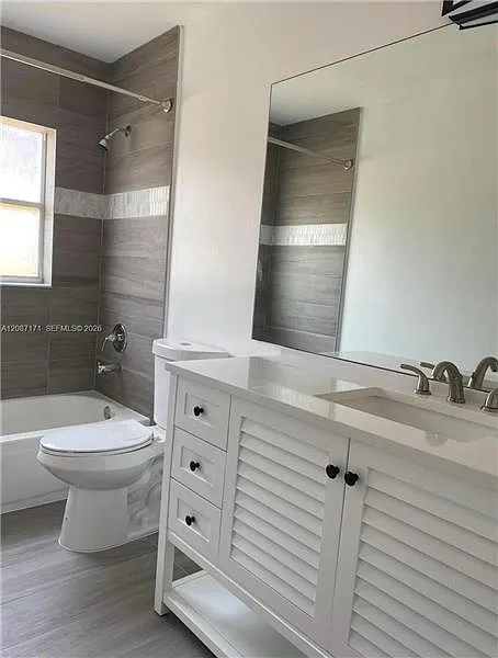 5 bed, 3.5 bath, 2230 sqft, $4,500 — Photo 3