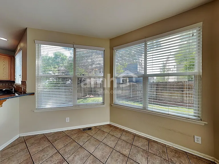 13725 Kearney St — Photo 16