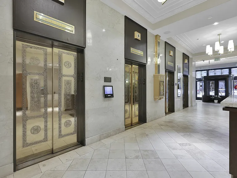 The Residences at Barnett — Photo 9