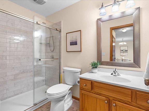 5th image of 1305 Logan Ct