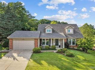 647 Waterford Ridge Dr, Ballwin, MO 63021