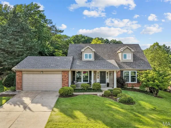 647 Waterford Ridge Dr, Ballwin, MO 63021