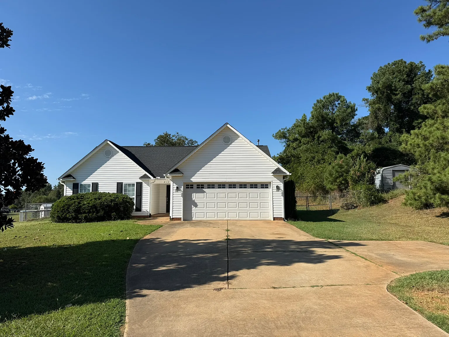 3 bed, 1280 sqft, $1,700 — Photo 1