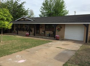 1005 Hillcrest Dr, Childress, TX 79201