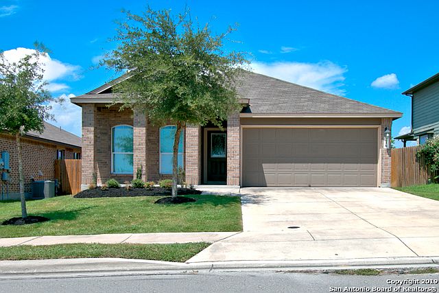 1st image of 216 Oak Creek Way