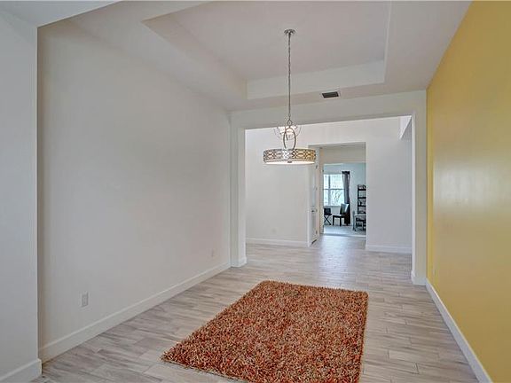 5th image of 15964 Whippoorwill Cir