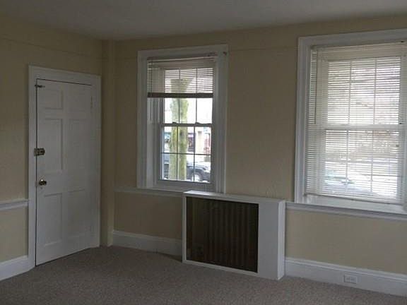 3rd image of 109 Franklin St APT C