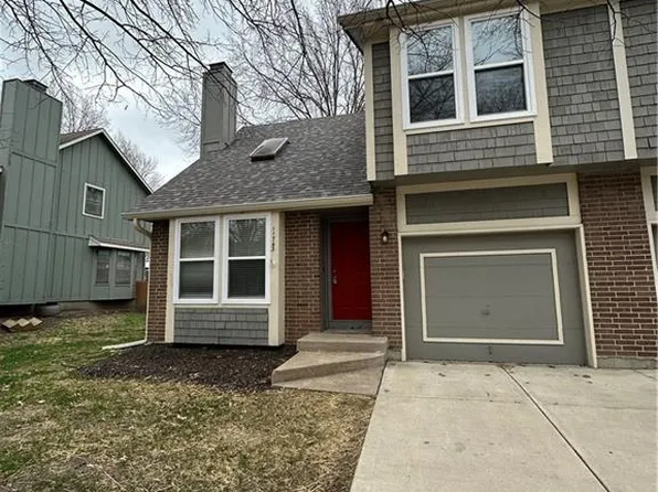 11743 Oakmont St, Overland Park, KS 66210