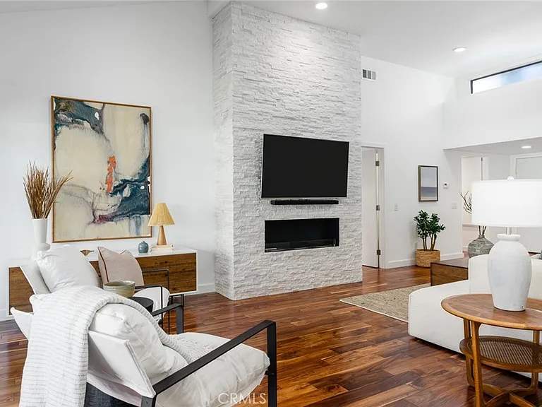 280 Cagney Ln #301 — Photo 19