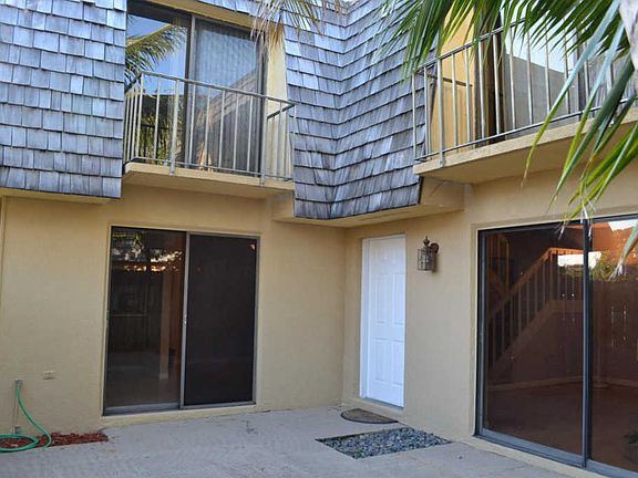 2nd image of 90 Lake Arbor Dr