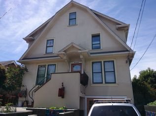 6749 18th Ave NW, Seattle, WA 98117