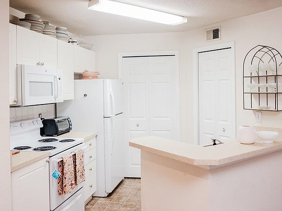 5th image of 4205 Woodstorks Walk Way #208