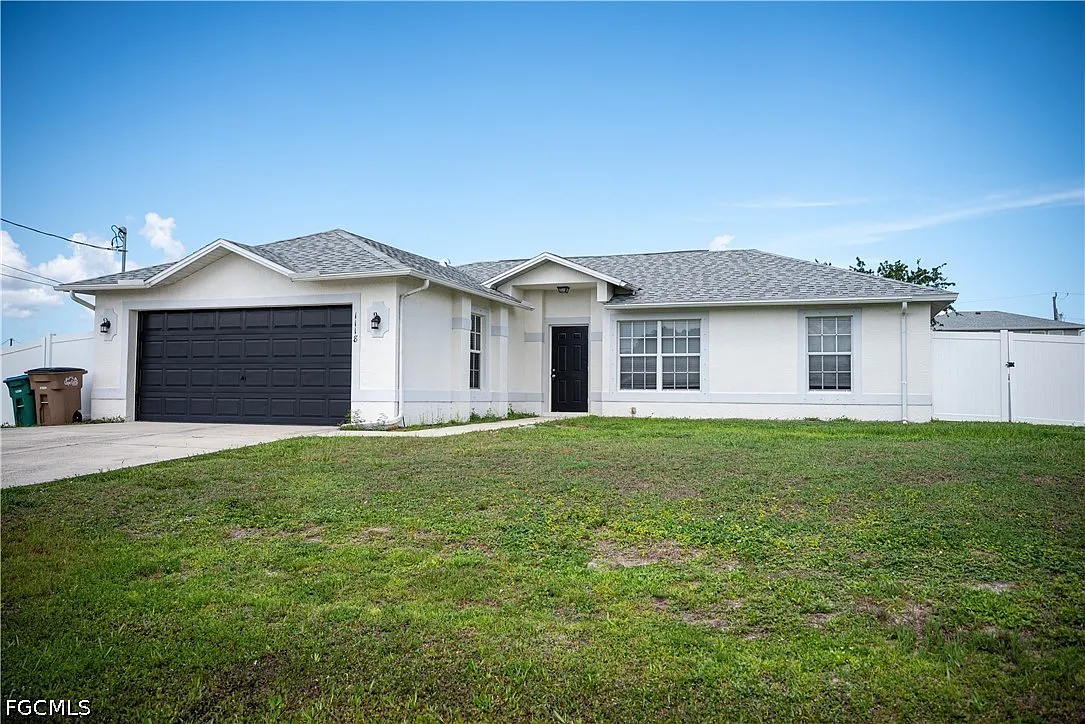 3 bed, 2.0 bath, 1237 sqft, $1,900 — Photo 1