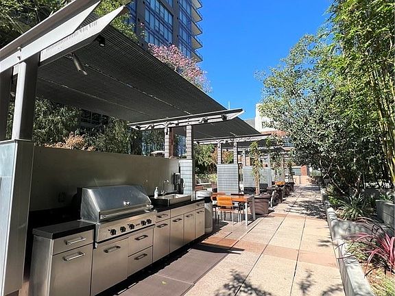 4th image of 1100 S Hope St APT 606