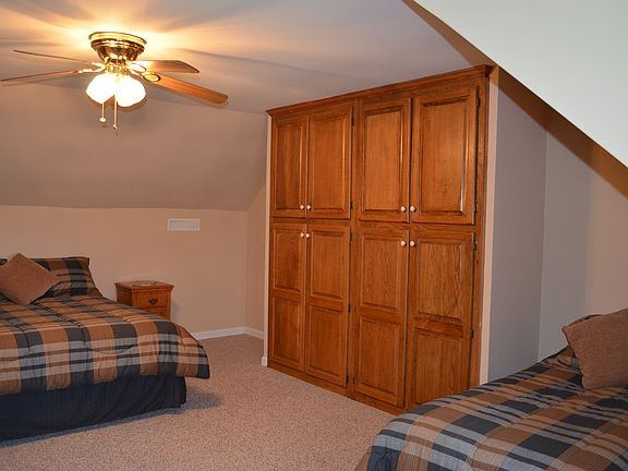 Upstairs Bedroom #2