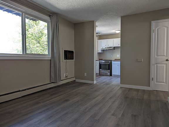 3rd image of 1906 22nd St W