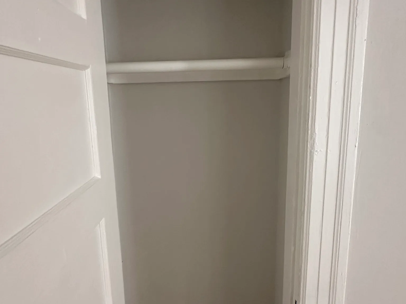 Studio, $800 — Photo 3