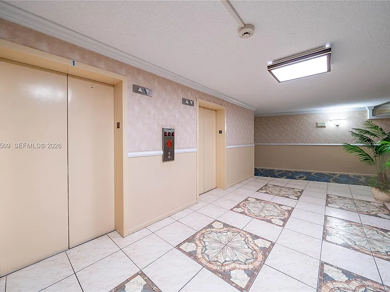 3800 S Ocean Dr #508 — Photo 32