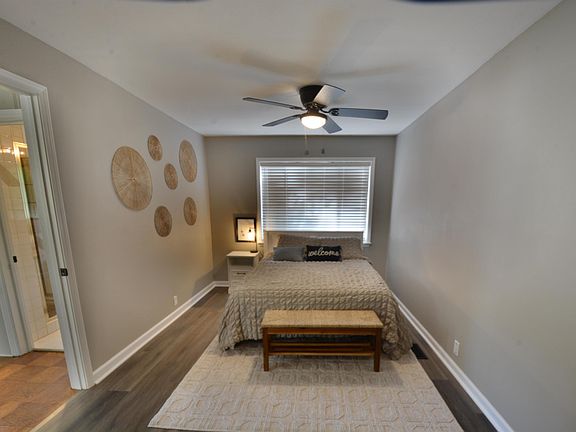 5th image of 208 Edgewater Cir