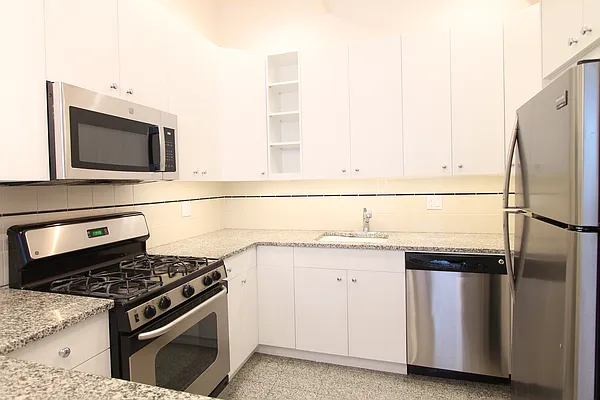 Rented by True Lofts New York LLC | media 10