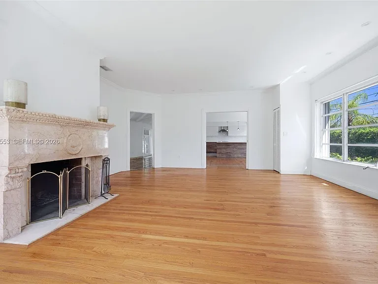 2300 S Miami Ave — Photo 4
