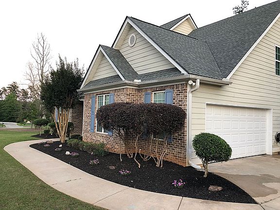 2nd image of 250 Bonnie Ln