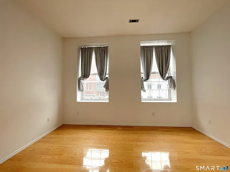 196 Crown St #210 — Photo 7